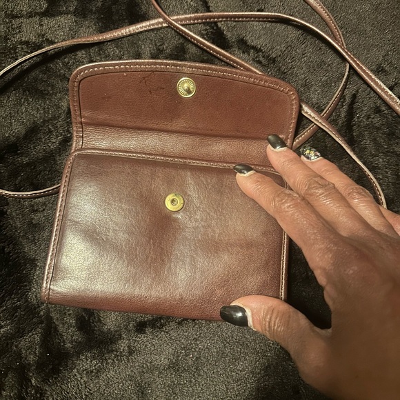Coach Crossbody wallet like new - Picture 2 of 6